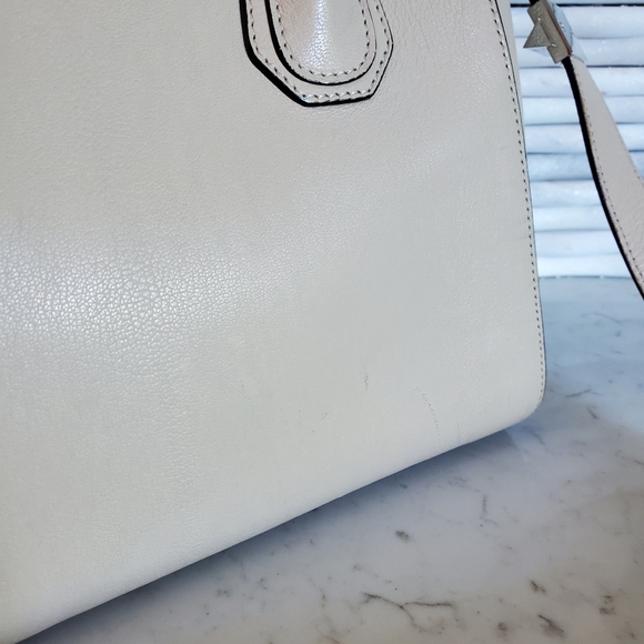 Givenchy Antigona Small Cream Leather Bag - Picture 2 of 11